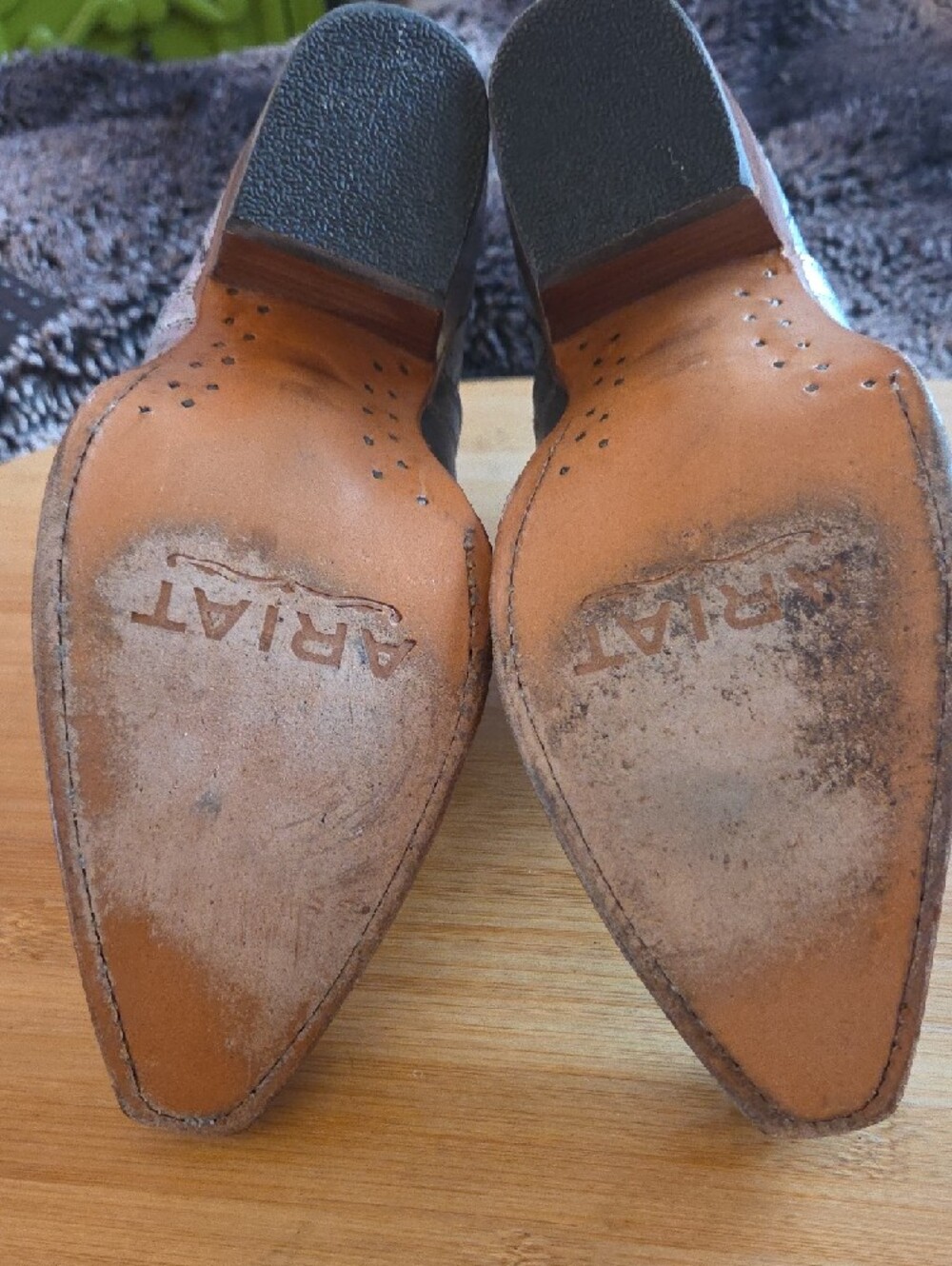 ARIAT Distessed Silver Leather Sniptoe Booties, 7.5 - Picture 3 of 12